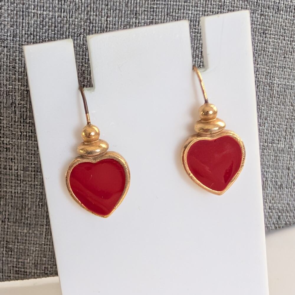 Vintage Queen Of Hearts Gold Tone Red Love Heart Hook Dangle Earrings